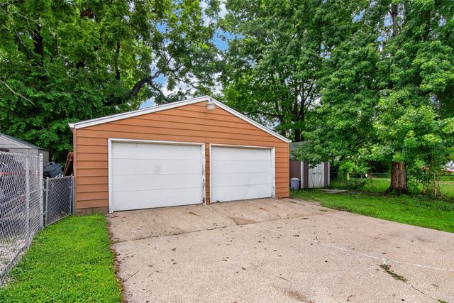 2818 E Grand Avenue, Des Moines, IA 50317