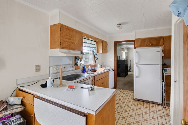 2818 E Grand Avenue, Des Moines, IA 50317