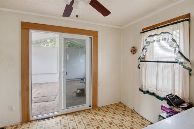 2818 E Grand Avenue, Des Moines, IA 50317