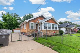 2818 E Grand Avenue, Des Moines, IA 50317