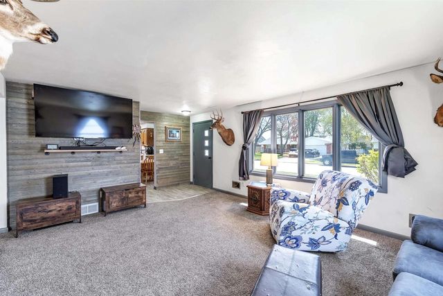 1651 DEBRA LANE, Green Bay, WI 54302