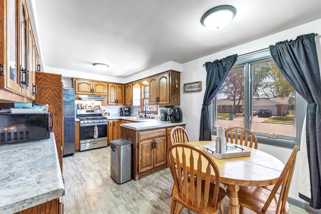 1651 DEBRA LANE, Green Bay, WI 54302