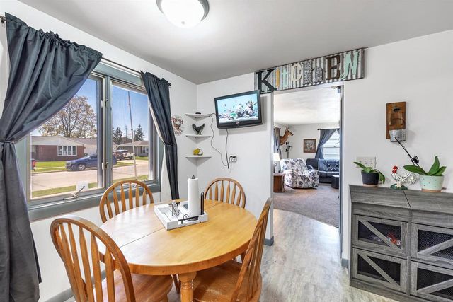 1651 DEBRA LANE, Green Bay, WI 54302