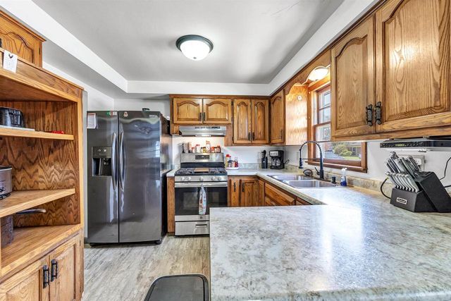 1651 DEBRA LANE, Green Bay, WI 54302