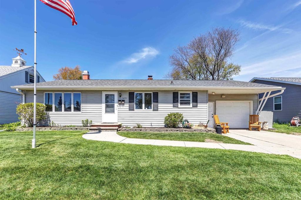 1651 DEBRA LANE, Green Bay, WI 54302