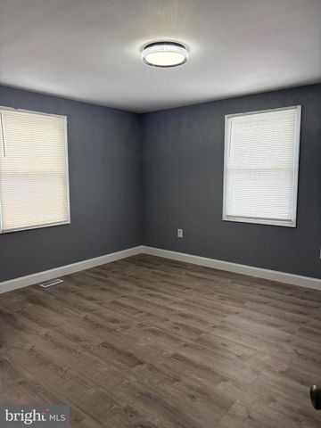 8249 EDEN LN, Pennsauken, NJ 08110