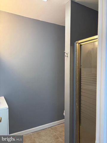 8249 EDEN LN, Pennsauken, NJ 08110