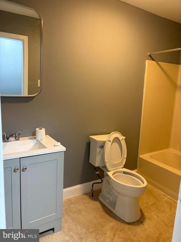 8249 EDEN LN, Pennsauken, NJ 08110