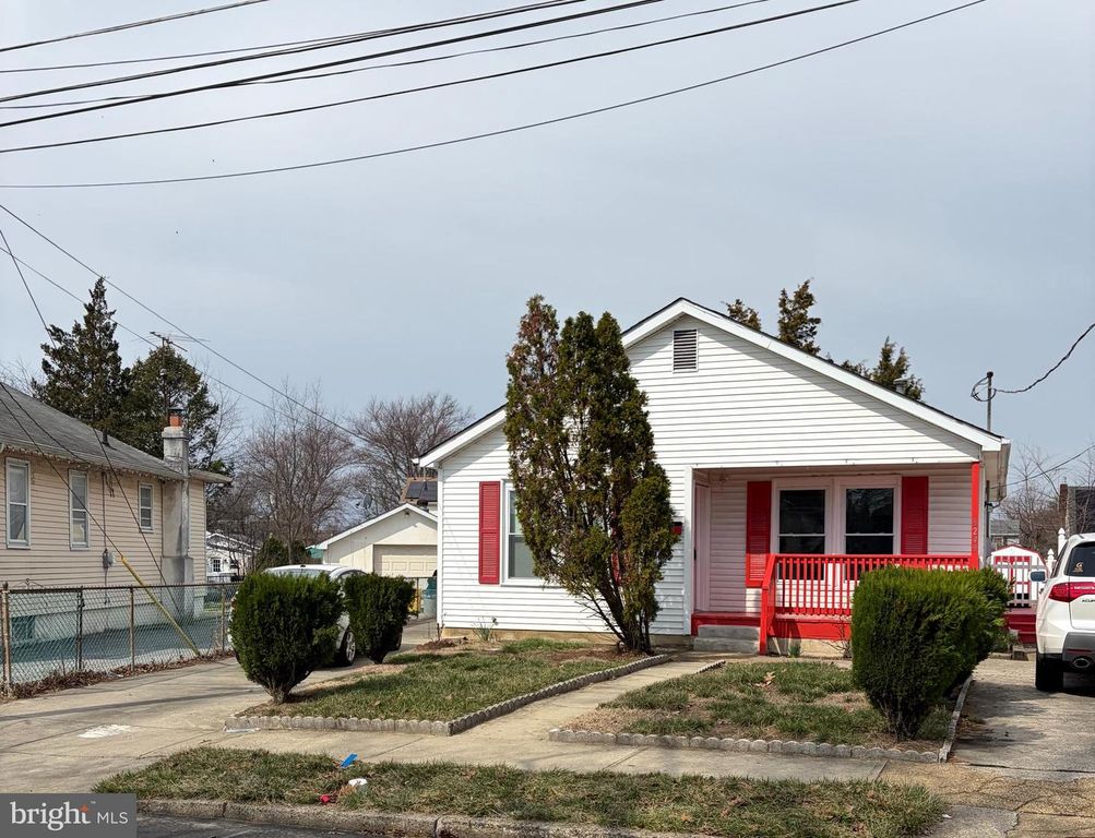 8249 EDEN LN, Pennsauken, NJ 08110