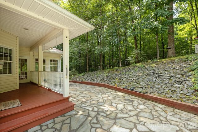 1043 Berea Church Road, Hendersonville, NC 28739