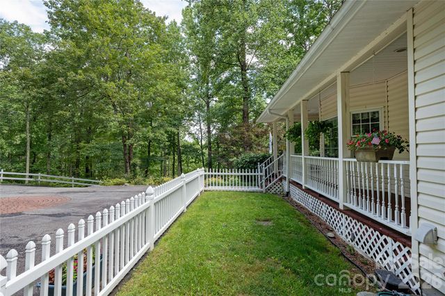 1043 Berea Church Road, Hendersonville, NC 28739