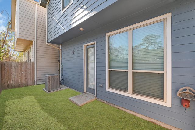 5104 Chapel Heights Dr Drive, Houston, TX 77018