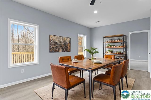 102 Eagle View Run Drive, Tobyhanna Twp, PA 18334