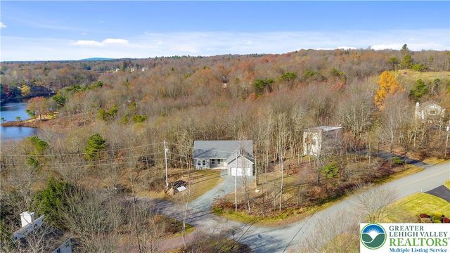 102 Eagle View Run Drive, Tobyhanna Twp, PA 18334