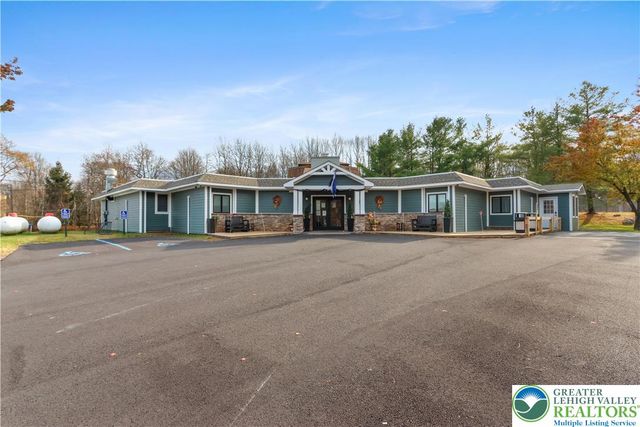 102 Eagle View Run Drive, Tobyhanna Twp, PA 18334