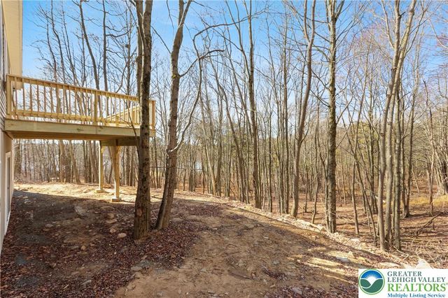 102 Eagle View Run Drive, Tobyhanna Twp, PA 18334