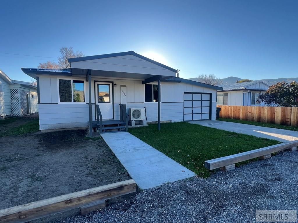 Image 3 of property listing at 1509 Shoup Street, Salmon, ID 83467