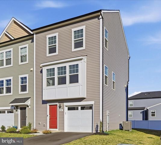 24 ARMISTEAD PL, Charles Town, WV 25414