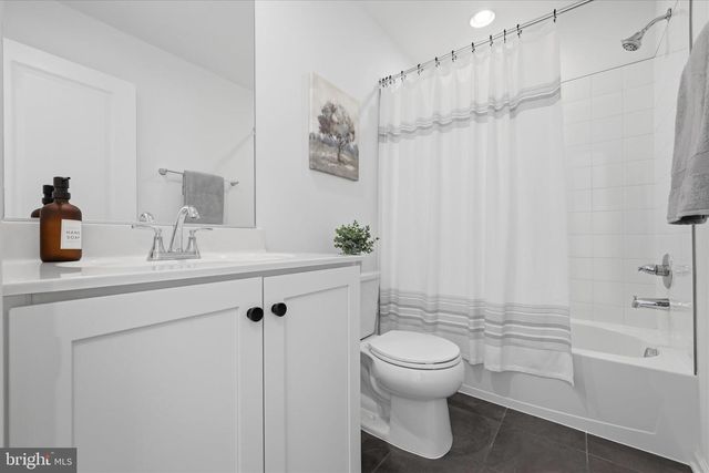 24 ARMISTEAD PL, Charles Town, WV 25414