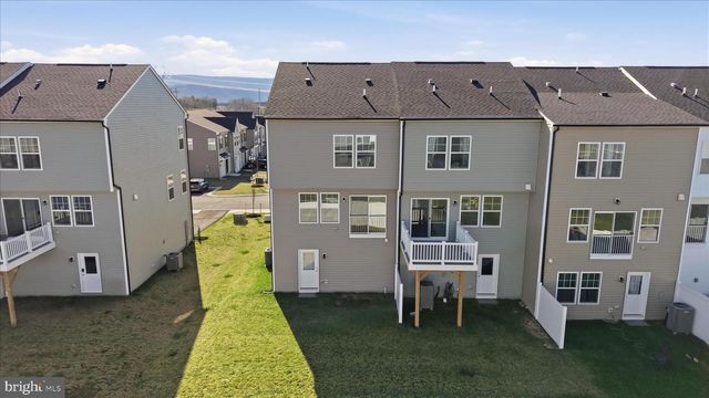24 ARMISTEAD PL, Charles Town, WV 25414