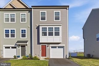24 ARMISTEAD PL, Charles Town, WV 25414