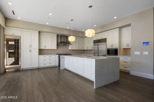 5541 E STELLA Lane, Paradise Valley, AZ 85253