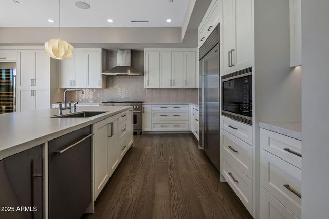 5541 E STELLA Lane, Paradise Valley, AZ 85253