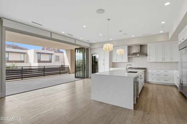5541 E STELLA Lane, Paradise Valley, AZ 85253