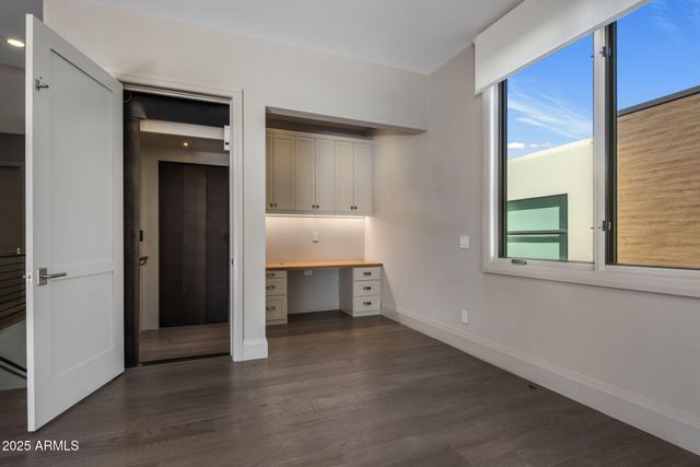 5541 E STELLA Lane, Paradise Valley, AZ 85253