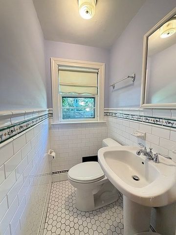 115 Parker Rd, Wellesley, MA 02482