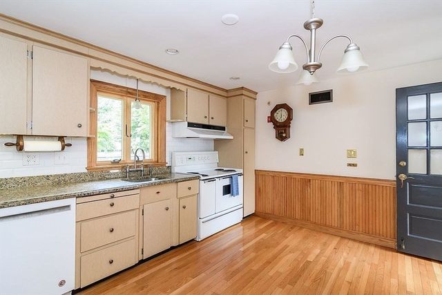115 Parker Rd, Wellesley, MA 02482