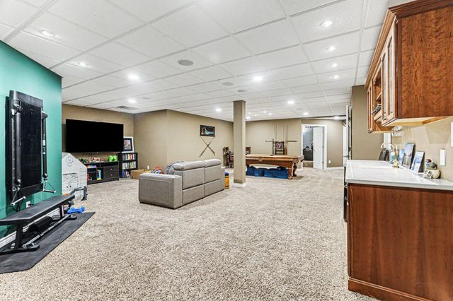 55800 Cedar Lane, Paw Paw Twp, MI 49079