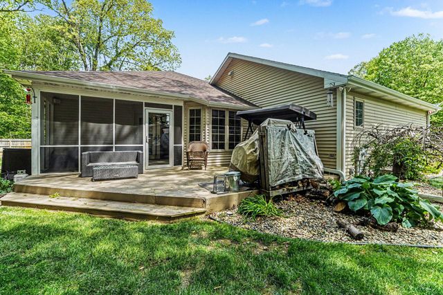 55800 Cedar Lane, Paw Paw Twp, MI 49079