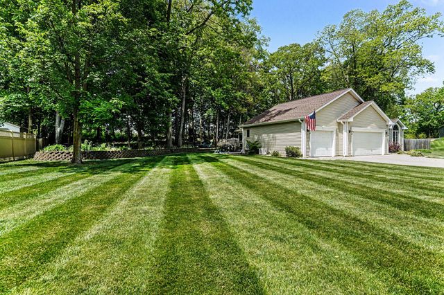 55800 Cedar Lane, Paw Paw Twp, MI 49079