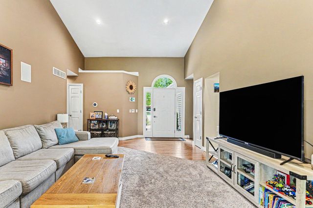 55800 Cedar Lane, Paw Paw Twp, MI 49079