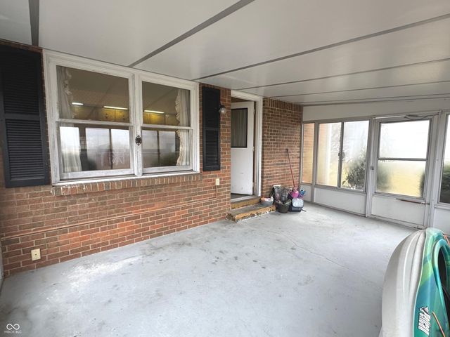 970 E North Street, Mays, IN 46155