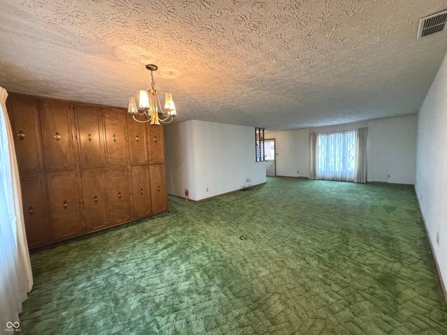 970 E North Street, Mays, IN 46155