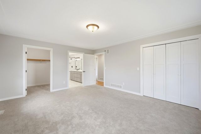 2068 Millersburg Blvd W, Dundas, MN 55019
