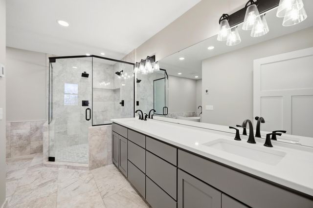 2068 Millersburg Blvd W, Dundas, MN 55019