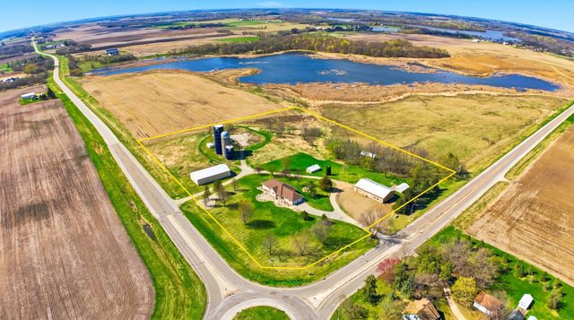 2068 Millersburg Blvd W, Dundas, MN 55019