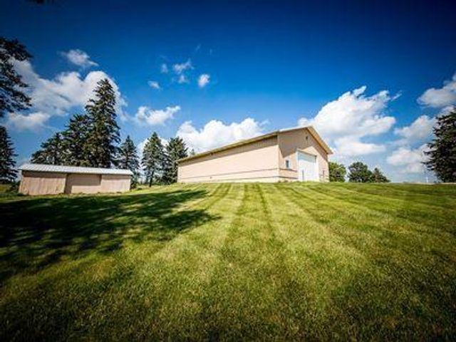 2068 Millersburg Blvd W, Dundas, MN 55019