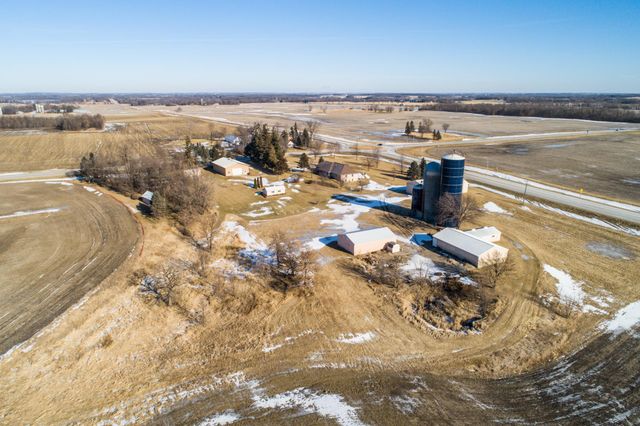 2068 Millersburg Blvd W, Dundas, MN 55019