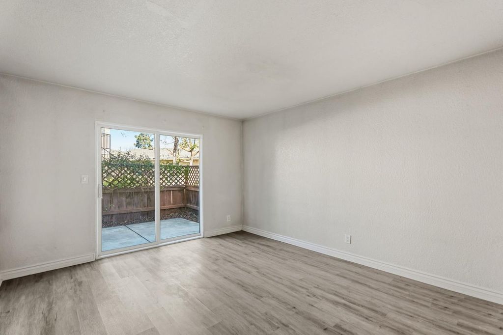 Image 10 of property listing at 3739 W Bullard Avenue # 119, Fresno, CA 93711
