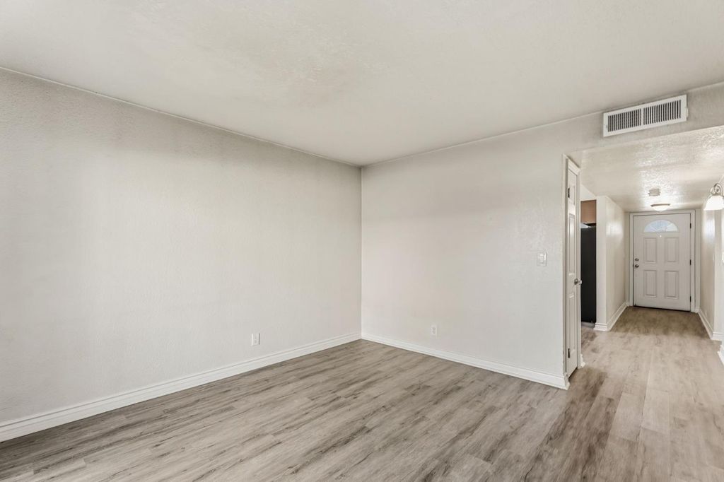 Image 11 of property listing at 3739 W Bullard Avenue # 119, Fresno, CA 93711