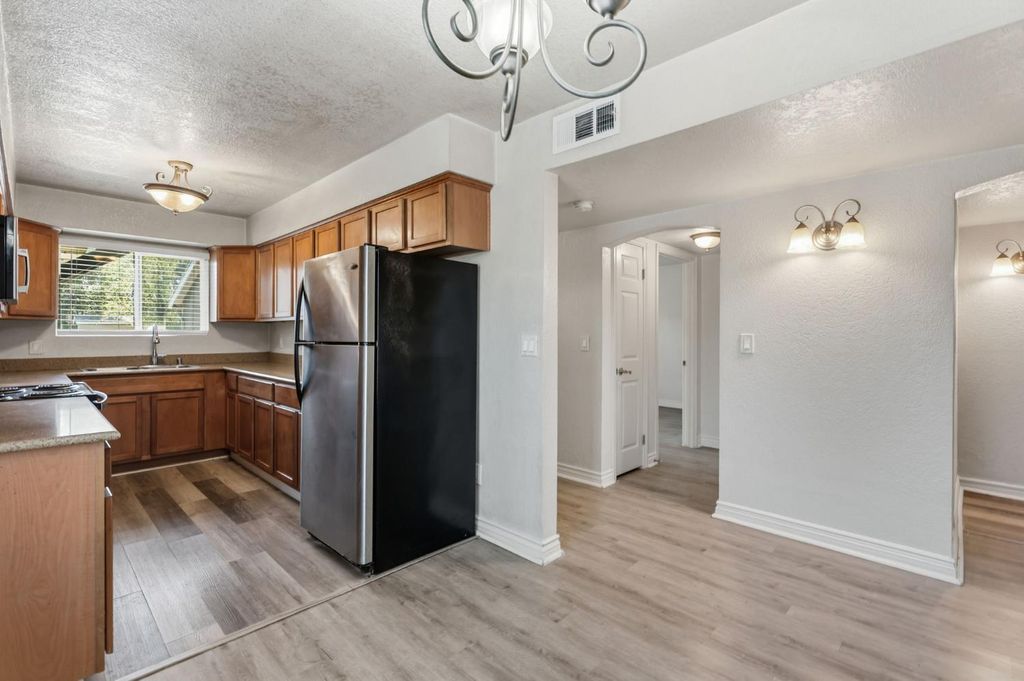 Image 13 of property listing at 3739 W Bullard Avenue # 119, Fresno, CA 93711