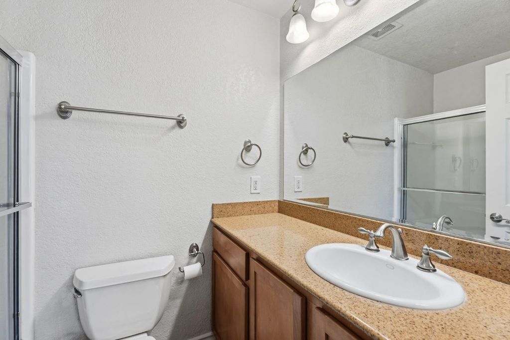 Image 20 of property listing at 3739 W Bullard Avenue # 119, Fresno, CA 93711