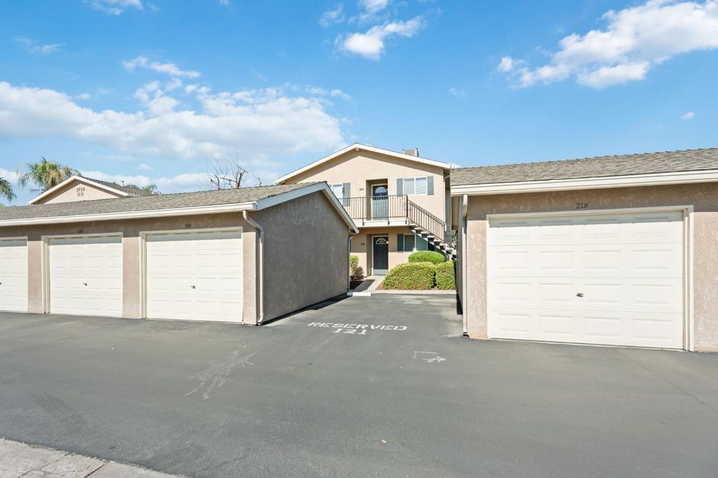 Image 24 of property listing at 3739 W Bullard Avenue # 119, Fresno, CA 93711