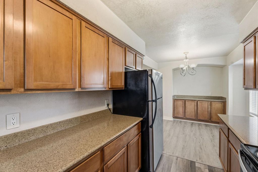 Image 7 of property listing at 3739 W Bullard Avenue # 119, Fresno, CA 93711