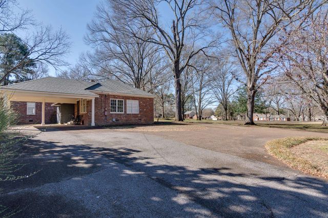 506 PETERSON LAKE RD, Collierville, TN 38017
