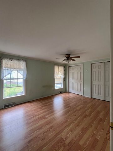 290 Calef Hwy Unit D17, Epping, NH 03042